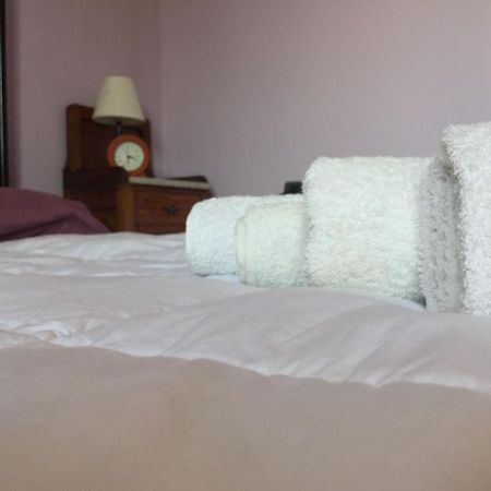 Alex Room Airport Elmas Ngoại thất bức ảnh